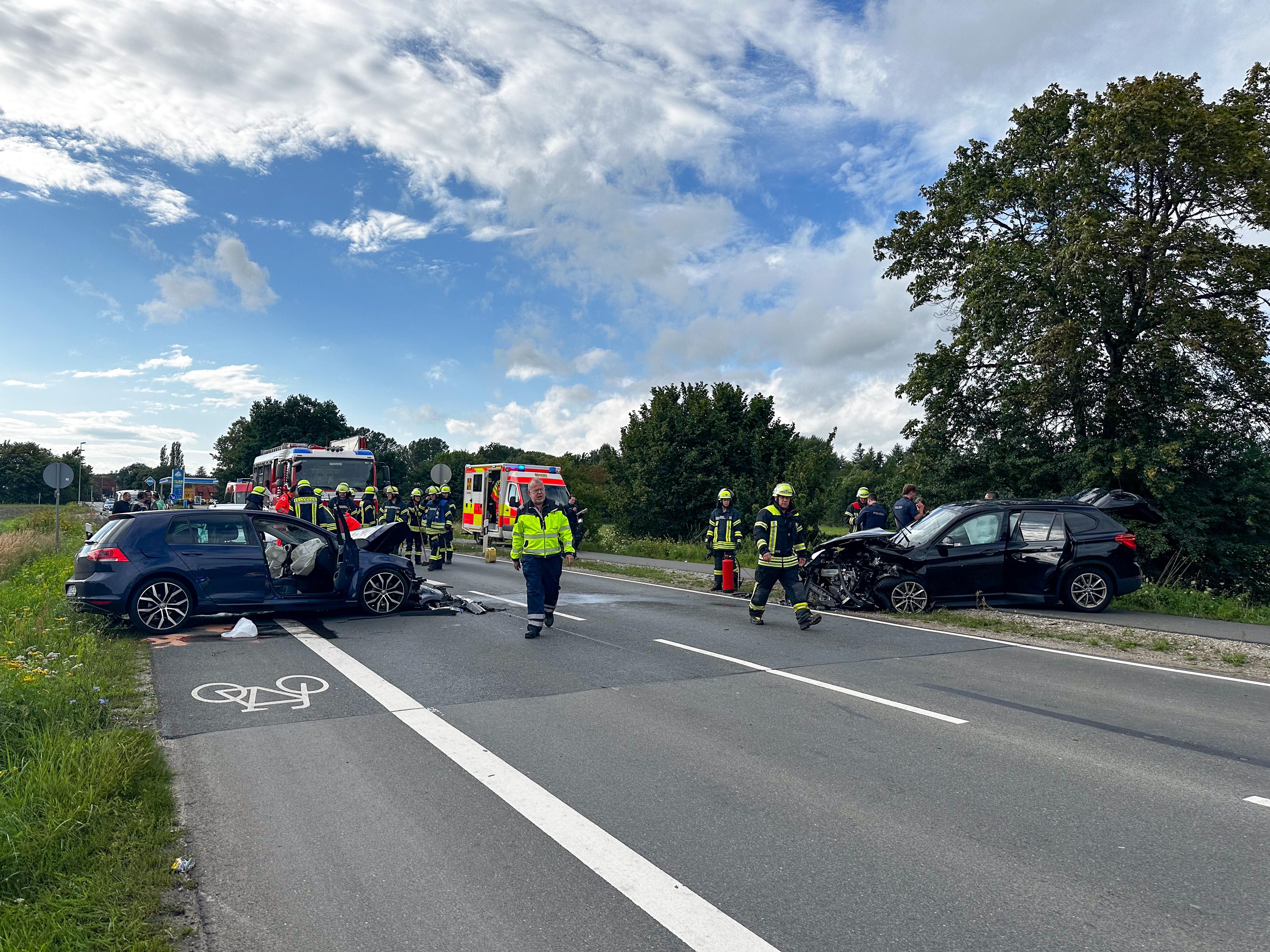 Nach Heftigem Frontalcrash In Erlangen: Mehrere Schwerverletzte